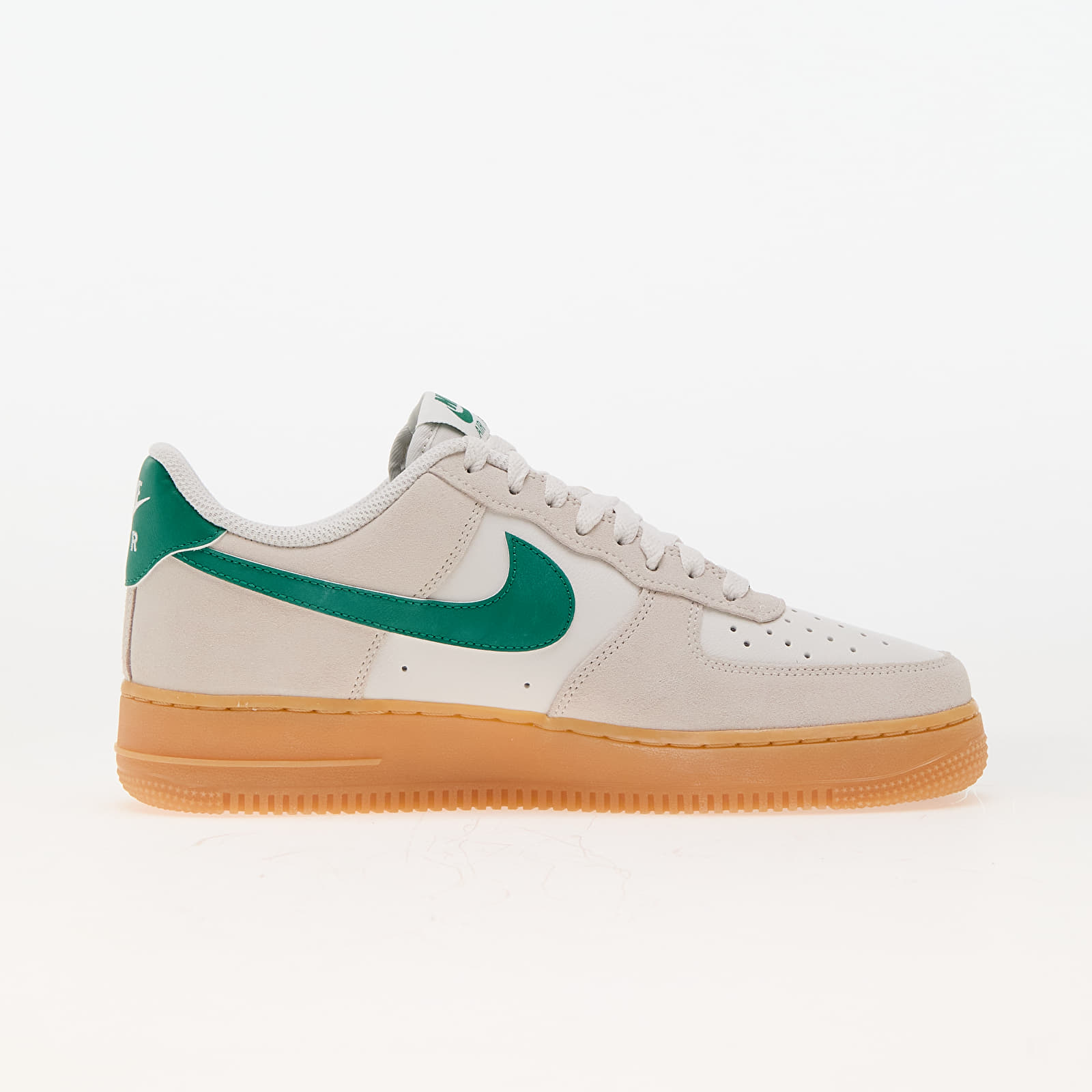 Pánské tenisky a boty Nike Air Force 1 '07 Lv8 Phantom/ Malachite-Gum Yellow