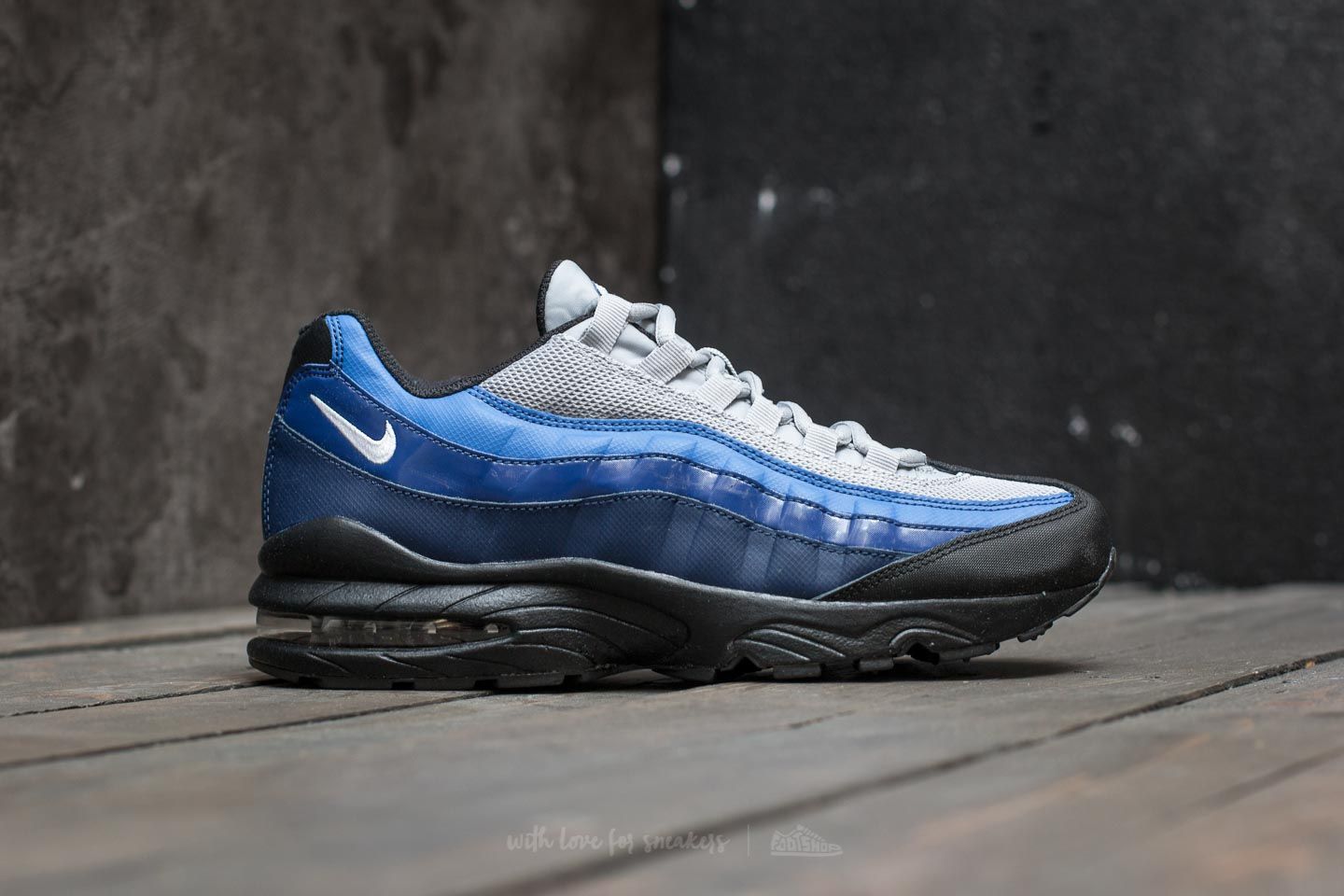 Women s shoes Nike Air Max 95 GS Black White Wolf Grey Footshop