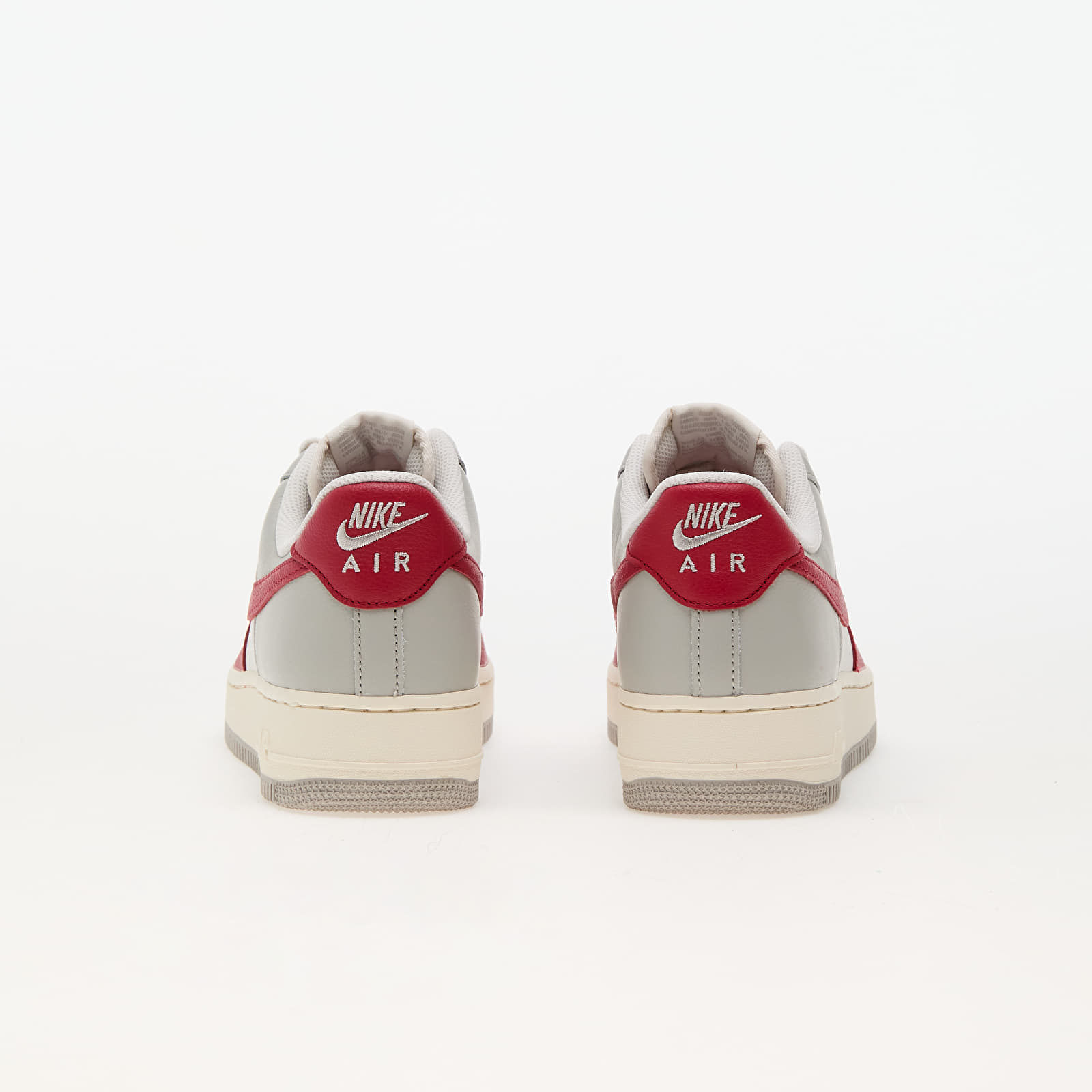 Herresko Nike Air Force 1 '07 Lv8 Lt Iron Ore/ Gym Red-Pale Ivory-Phantom