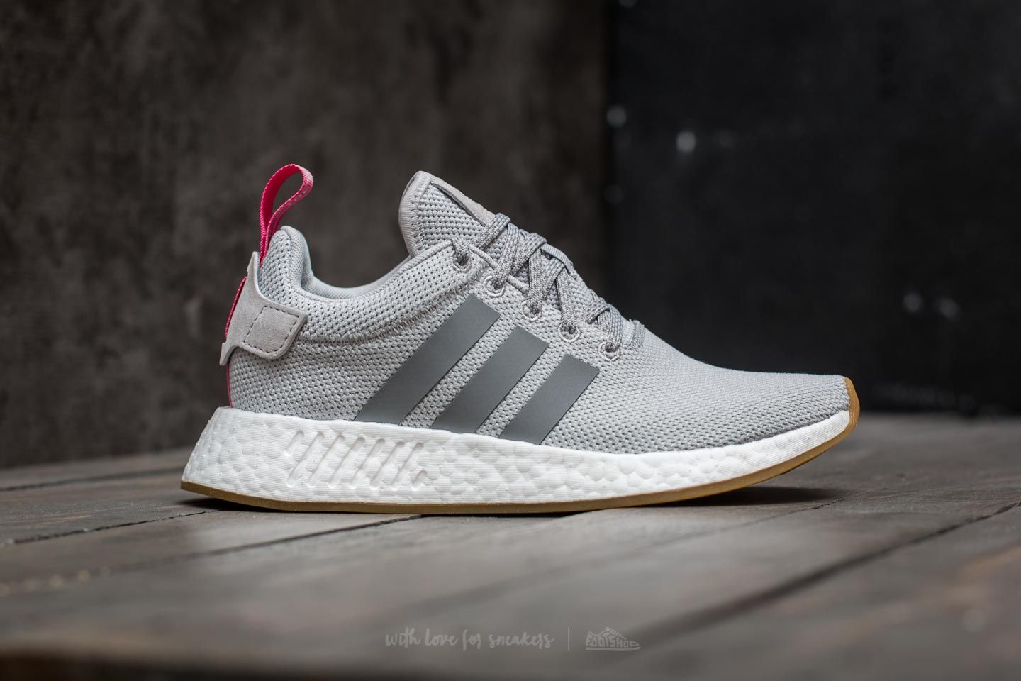 Adidas nmd r2 women's grey and white sales
