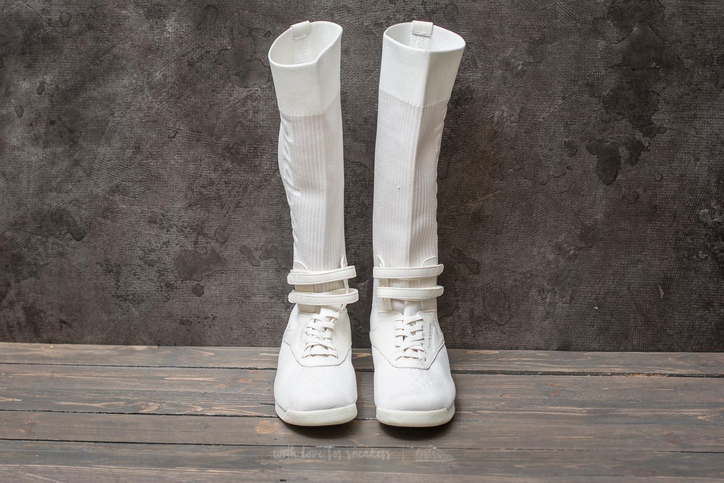 Zapatillas mujer Reebok Freestyle Hi ULTK Chalk/ Skull Grey/ Stucco