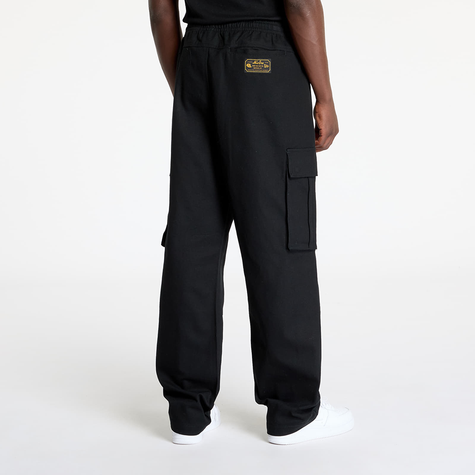 Pantalones New Era Cargo Pant Black/ Bronze