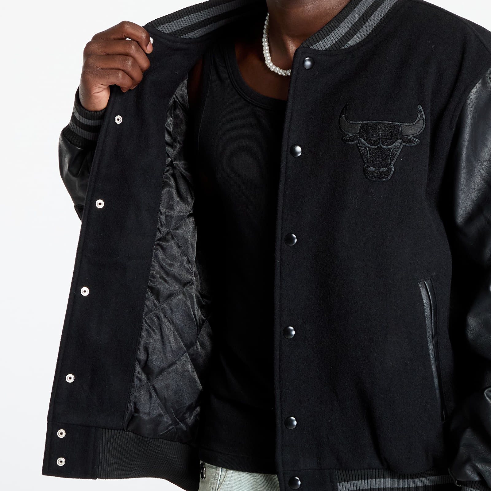 Bomber Jackets New Era Chicago Bulls NBA Patch Varsity Jacket UNISEX Black/ Black