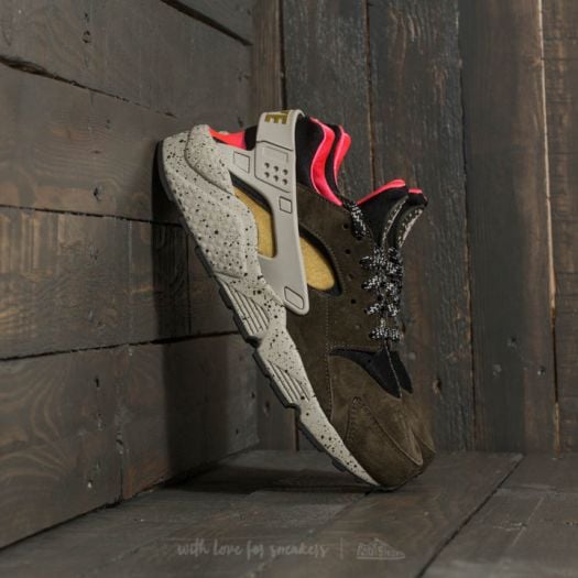 Men s shoes Nike Air Huarache Run Premium Black Desert Moss Solar Red Footshop