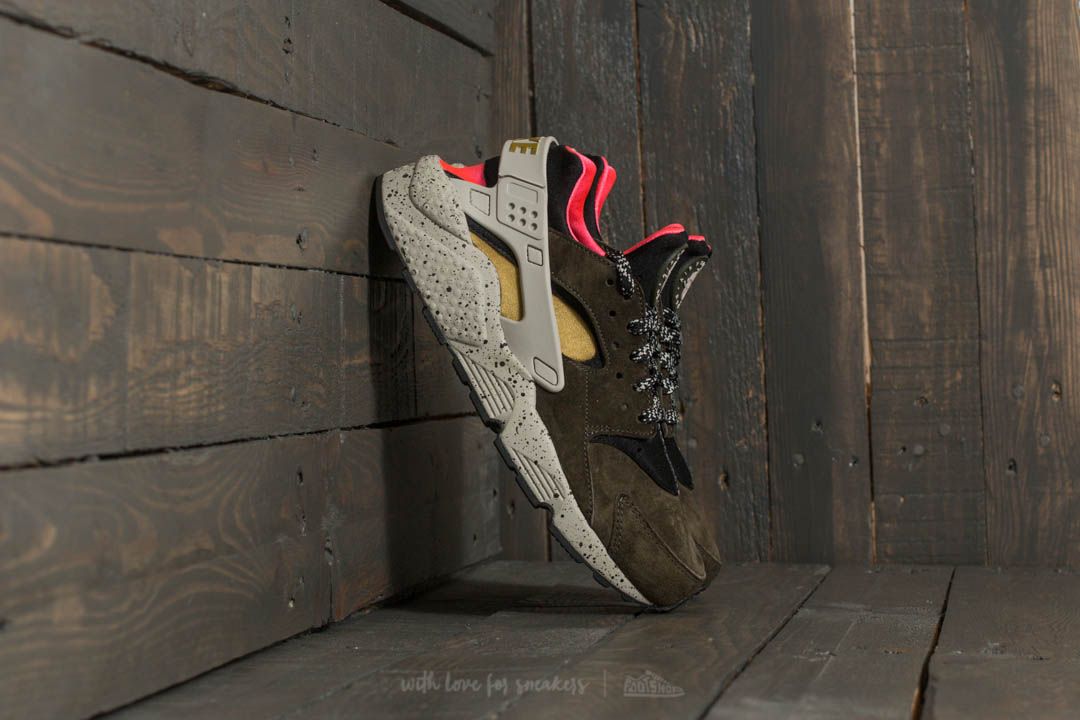 Men's shoes Nike Air Huarache Run Premium Black/ Desert Moss-Solar Red