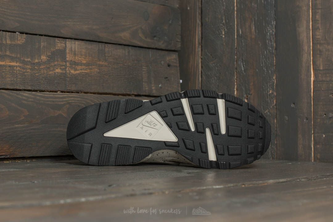 Miesten kengät Nike Air Huarache Run Premium Black/ Desert Moss-Solar Red