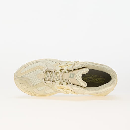 New Balance Sneakers Beige 5.5