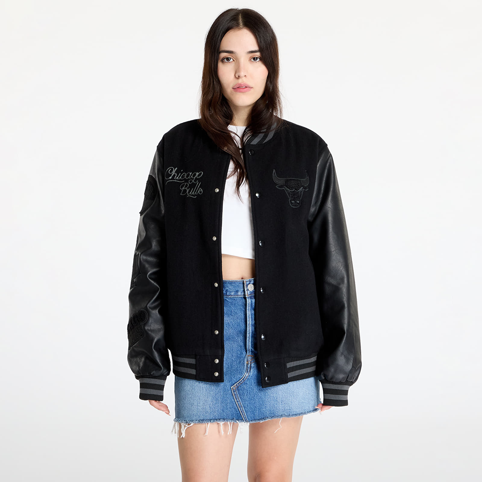 Bomber Jackets New Era Chicago Bulls NBA Patch Varsity Jacket UNISEX Black/ Black