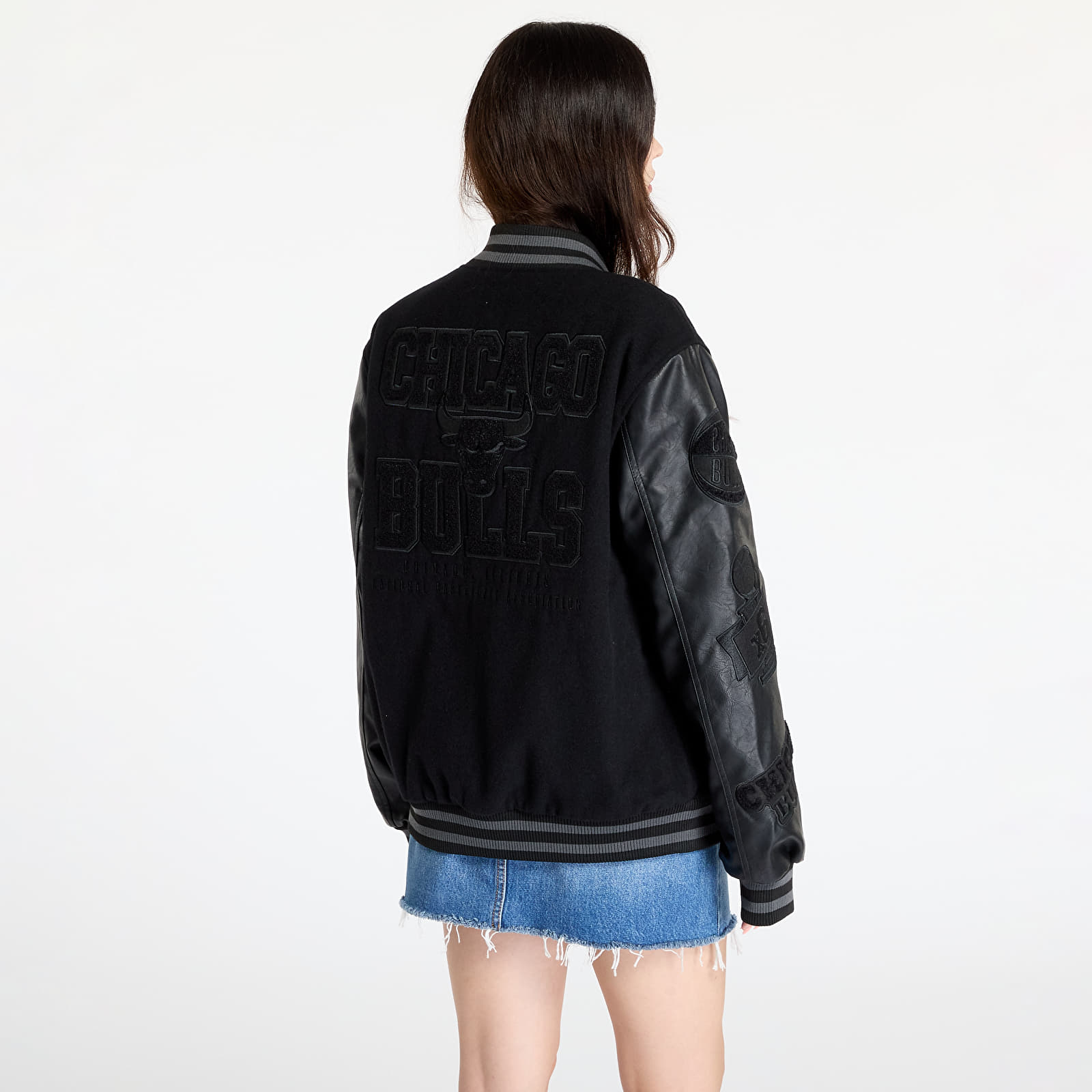 Bomber Jackets New Era Chicago Bulls NBA Patch Varsity Jacket UNISEX Black/ Black