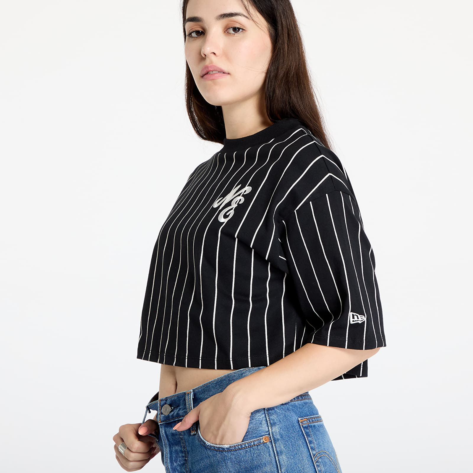 Women's T-shirts New Era Pinstripe Crop Tee Black/ Off White