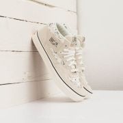Vans half cab store snoopy
