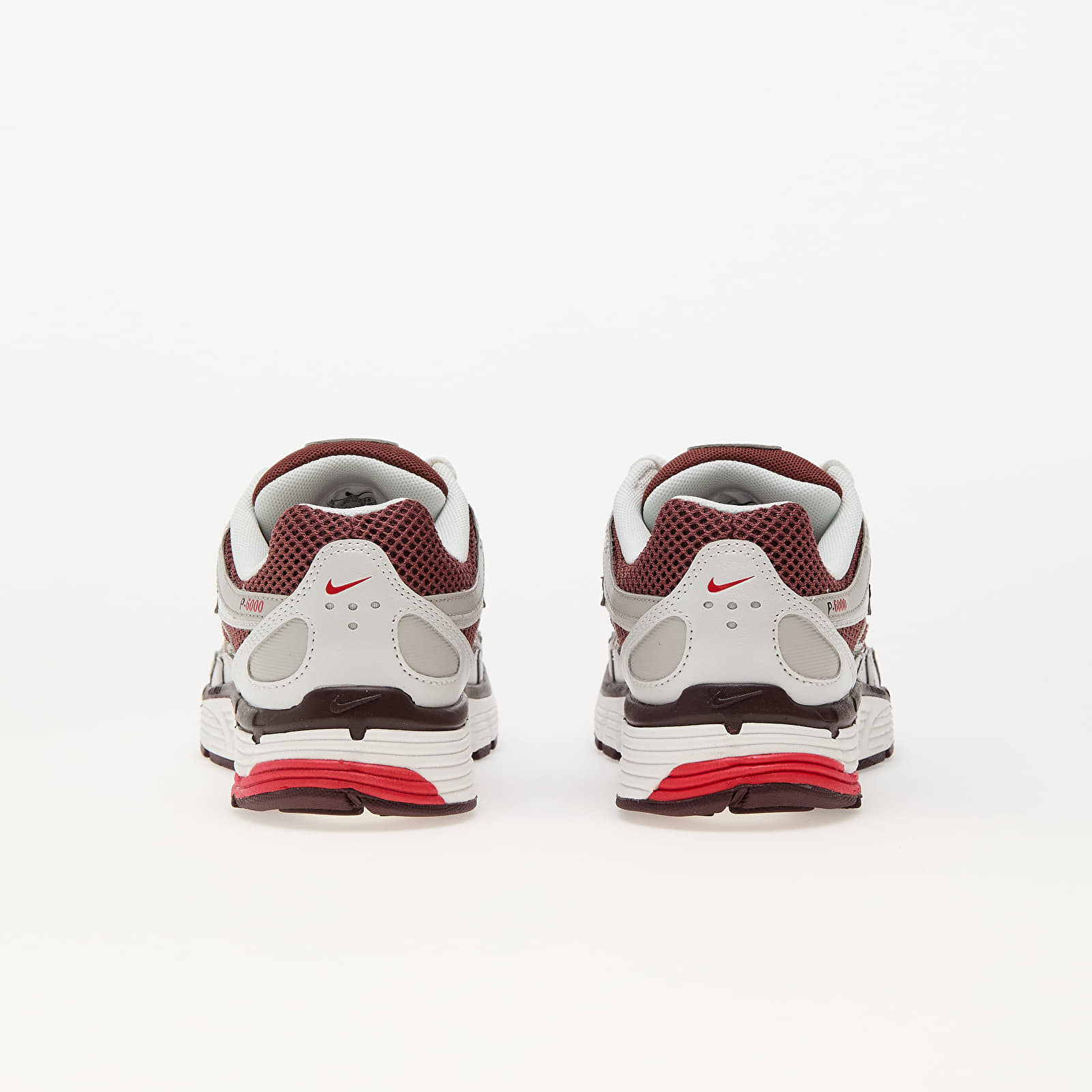 Women's shoes Nike W P-6000 Mtlc Summit Wht/ Fire Red-Dark Pony