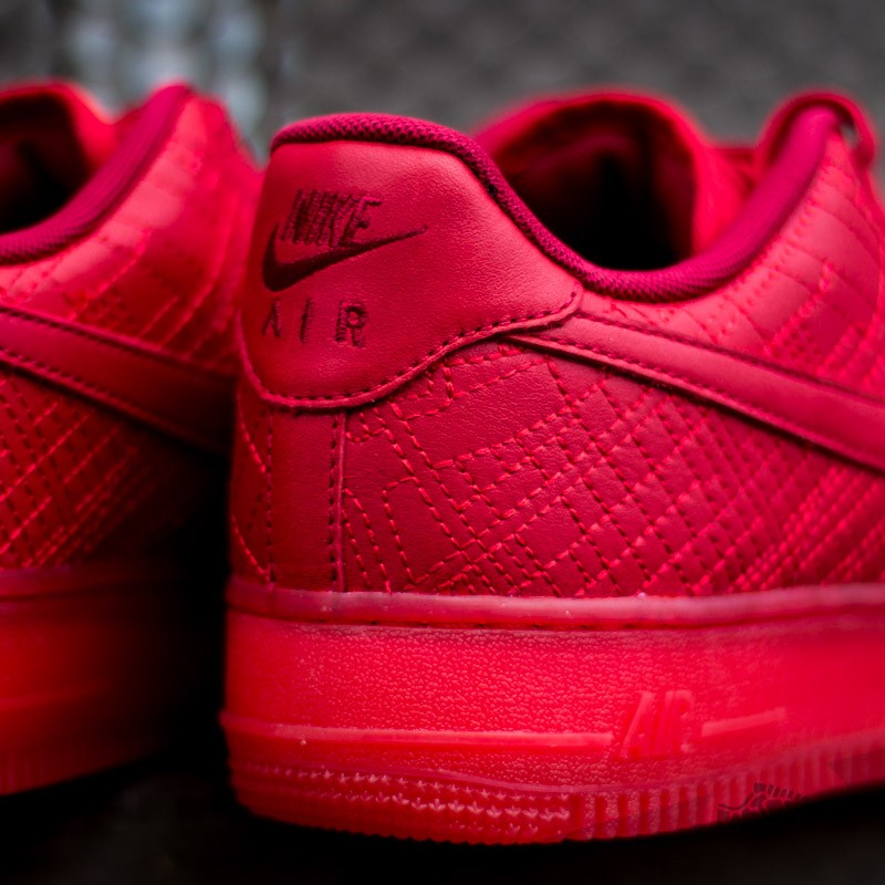 Dámské tenisky a boty Nike WMNS Air Force 1 ´07 FW QS University Red