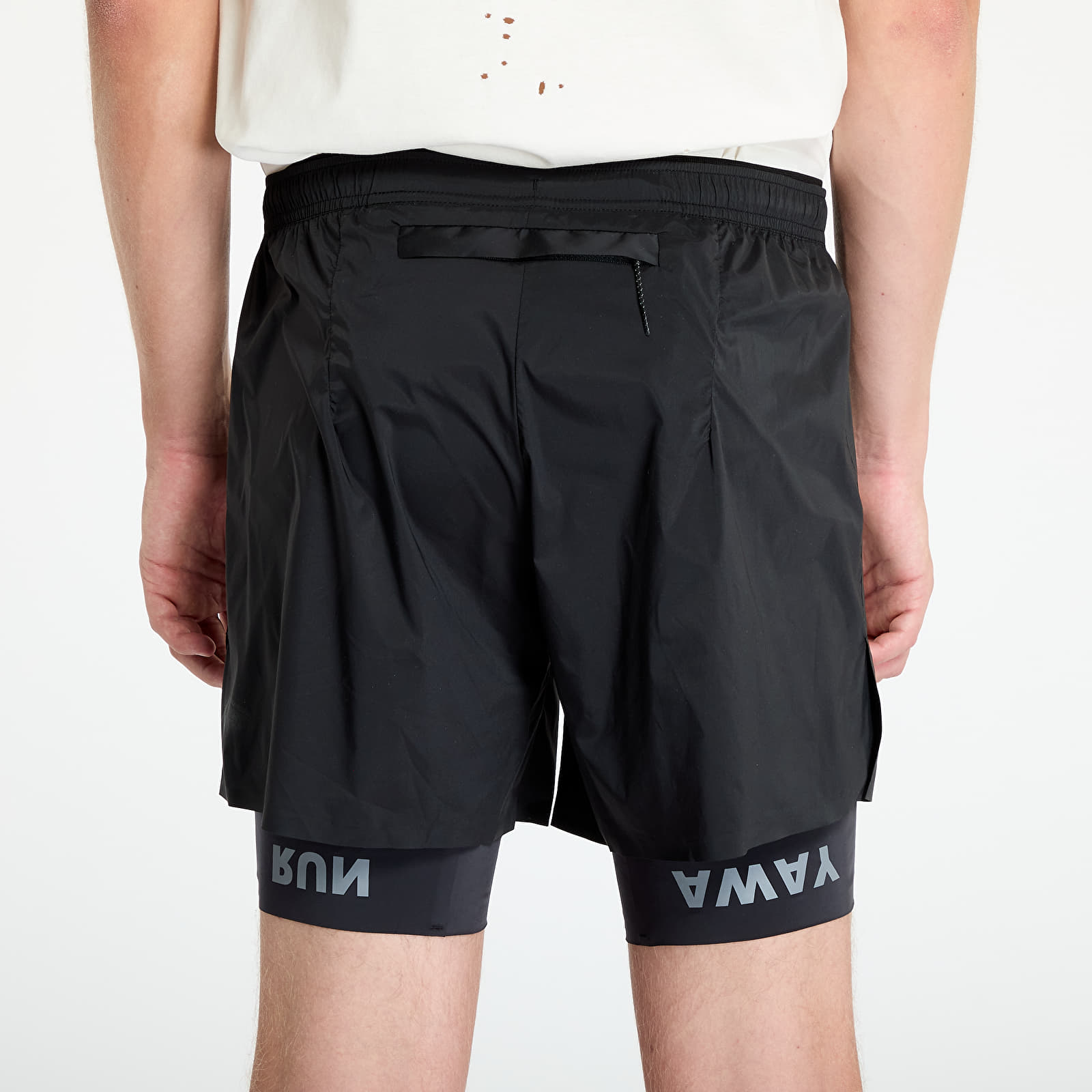 Krótkie spodnie Satisfy TechSilk 8 Shorts UNISEX Black