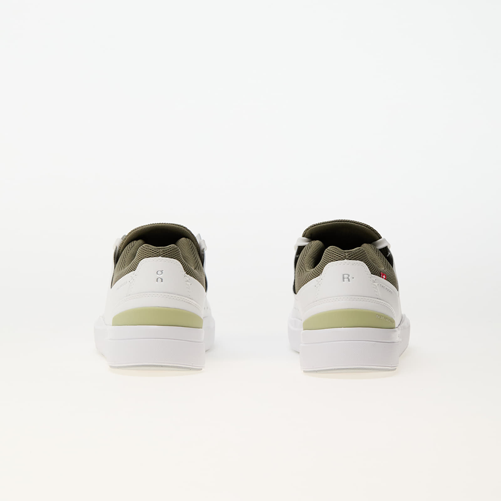 Männer On M The Roger Advantage White/ Olive