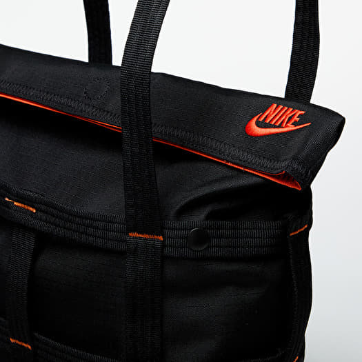 Nike sportswear essentials tote 2025