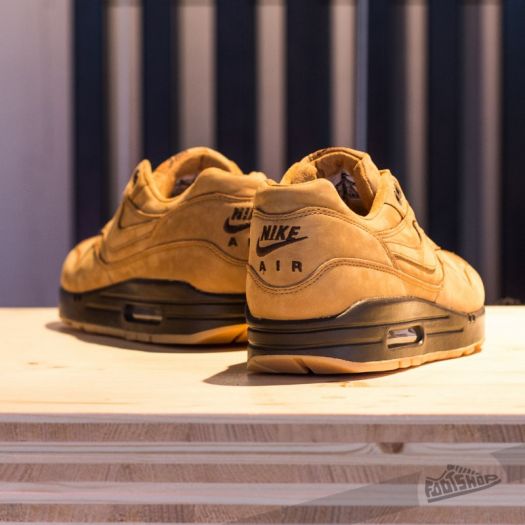 Nike Air Max 1 QS