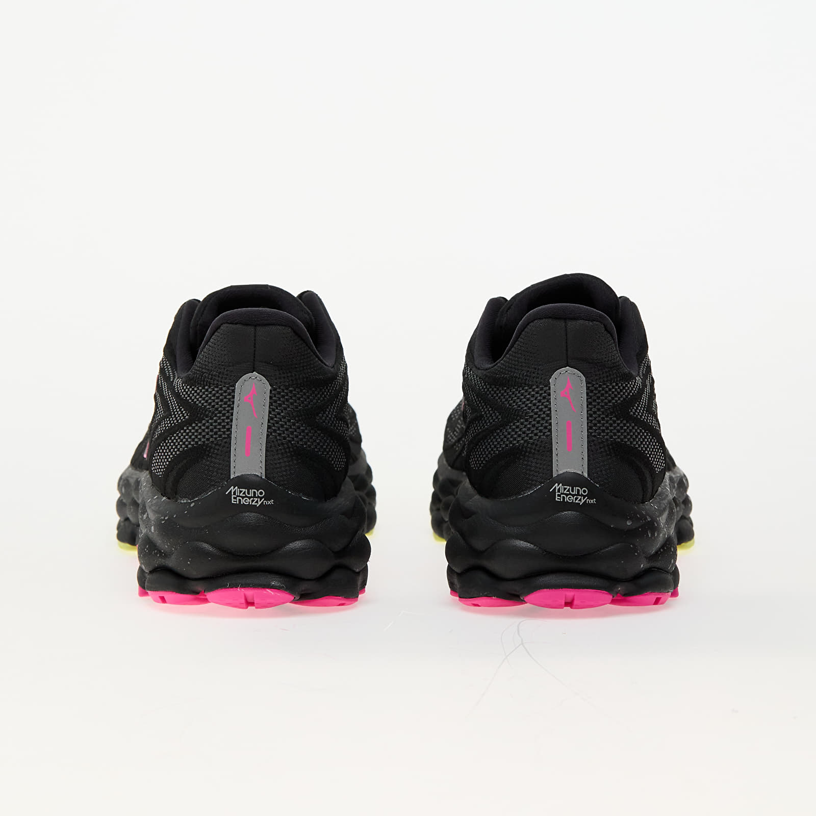 Pánské tenisky a boty Mizuno Wave Sky 8 Black/ Silver/ Pink Tetra