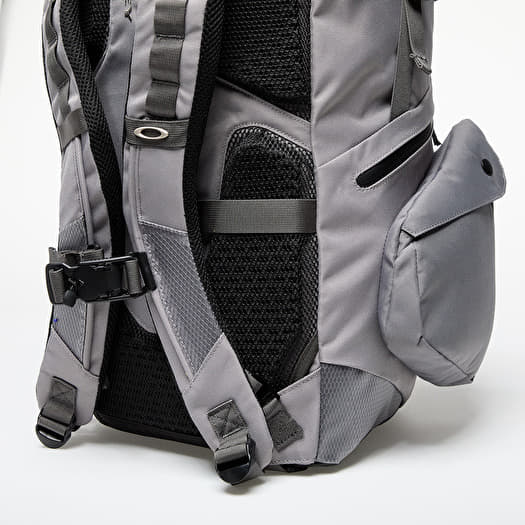 Oakley Latitude Flex Pack Granite Grey | Footshop