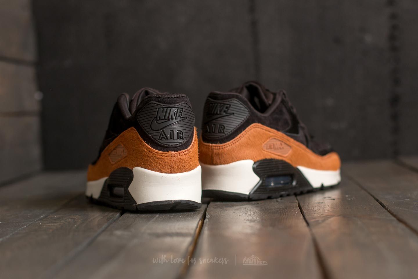 Wmns air max 90 lx tar/ tar-black-cider top