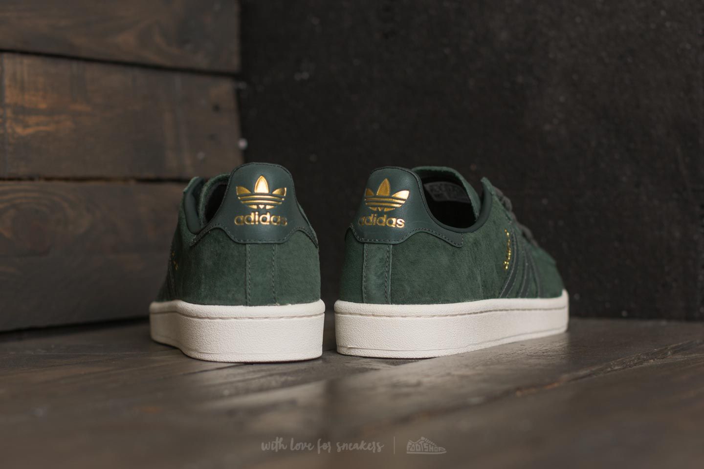 adidas gazelle silver green womens adidas Juniors' Campus 00s Aurora Ivy / White main image 1