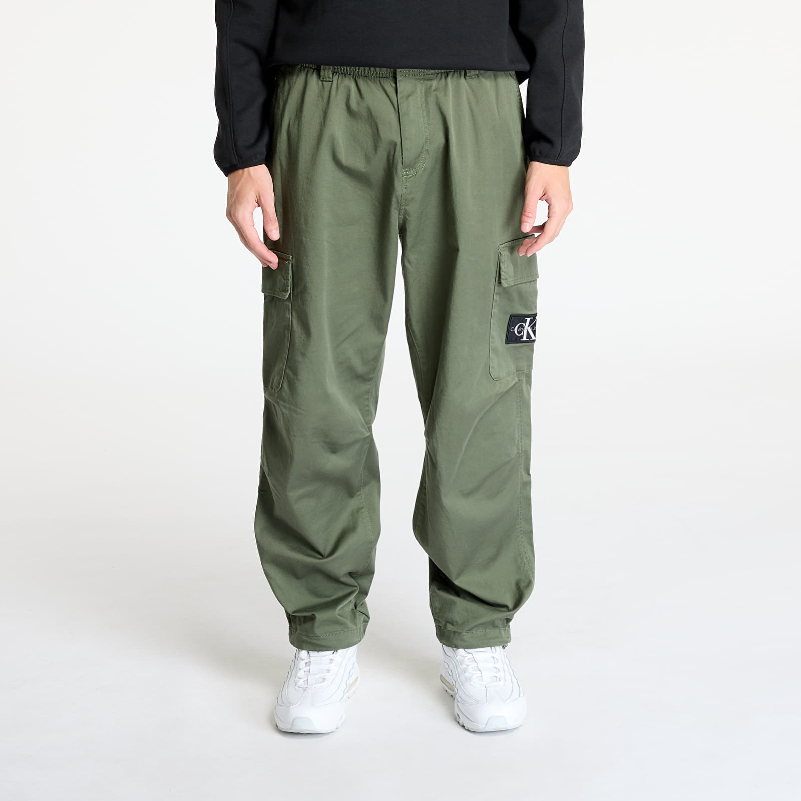 Pantaloni și blugi Calvin Klein Jeans Essential Regular Ca Green