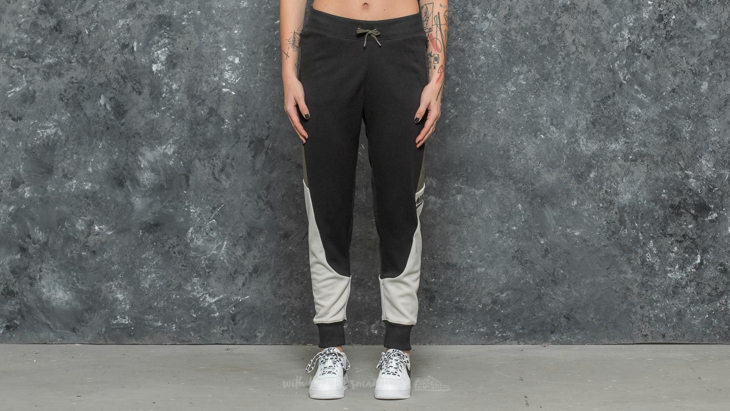 Džíny a kalhoty Nike Sportswear Track Pant Black/ Cargo Khaki/ Light Bone