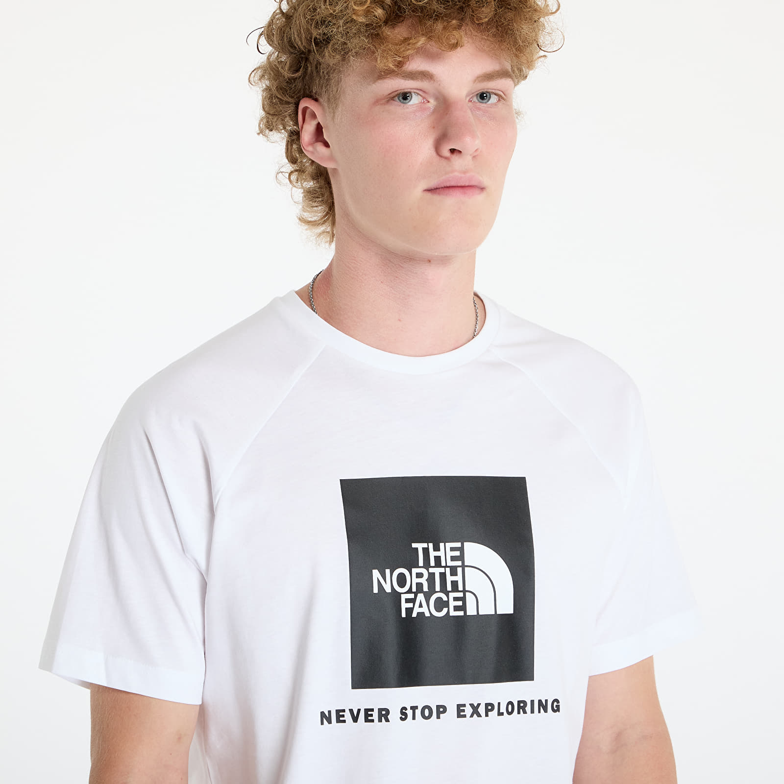 Férfi pólok The North Face Short Sleeve Raglan Redbox Tee Tnf White