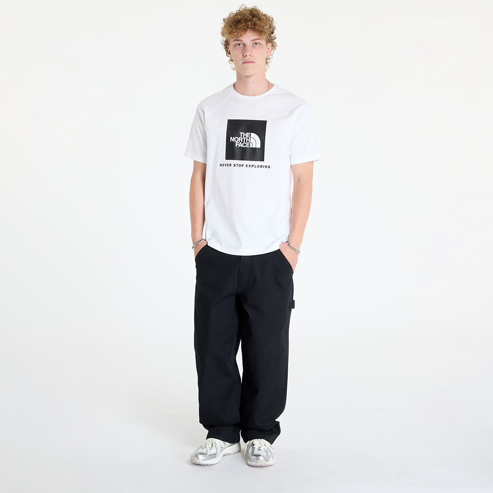 Férfi pólok The North Face Short Sleeve Raglan Redbox Tee Tnf White