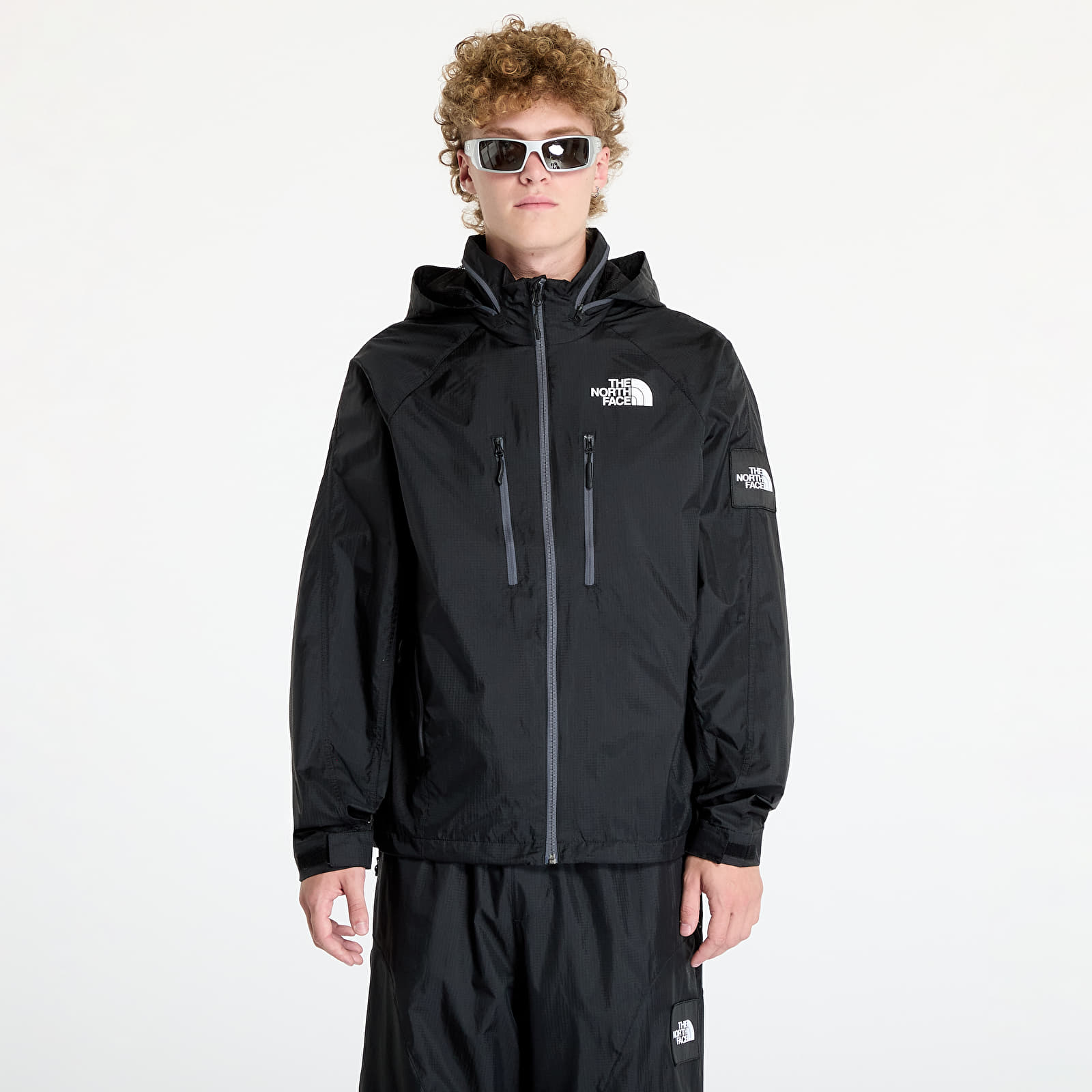 The north face windshell top