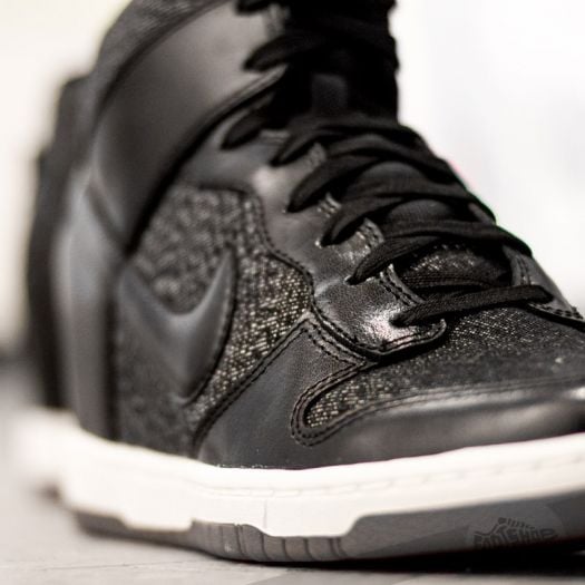 Womens dunk sky hi essential casual shoes on sale