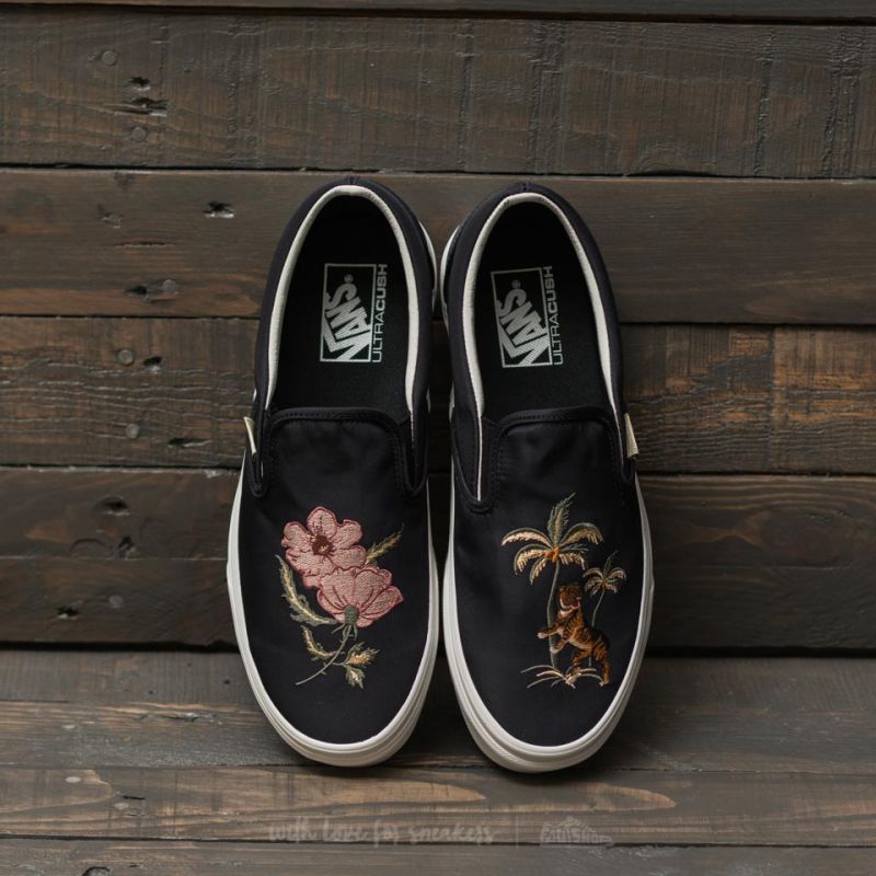 Vans Classic Slip-on (California Souvenir) Black/ Blanc De Blanc