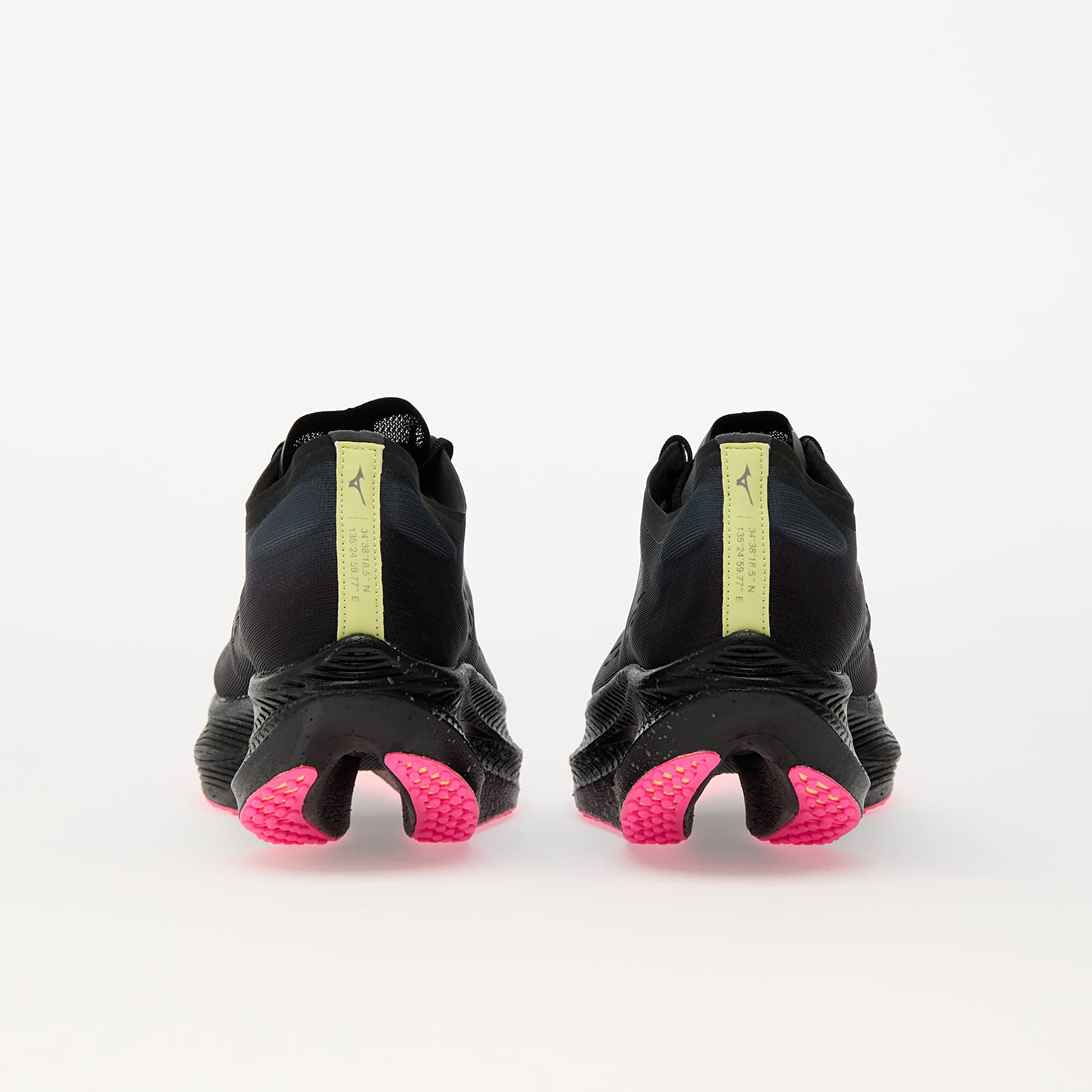 Herren Sneaker und Schuhe Mizuno Wave Rebellion Pro 2 Black/ Silver/ Pink Tetra