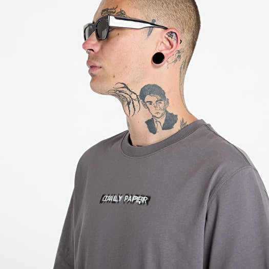 Tシャツ・カットソー DAILY PAPER FW24 CLICK BOXY SS T SHIRT (2421049 RABBIT) Daily Paper - Rabbit Grey Click Boxy T Shirt – Daily Paper UK
