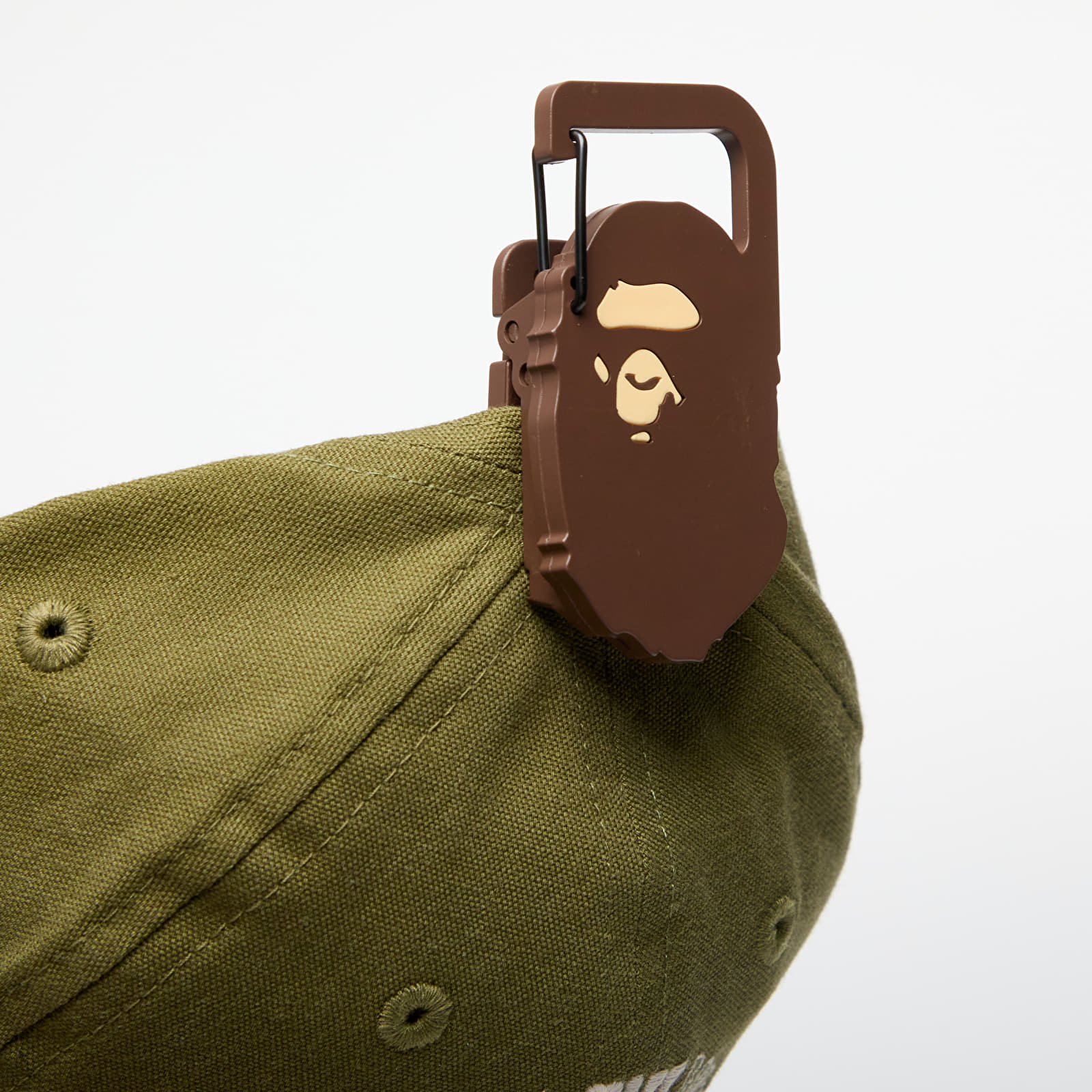 Sapkák A BATHING APE Worn Out College Cap Olive Drab