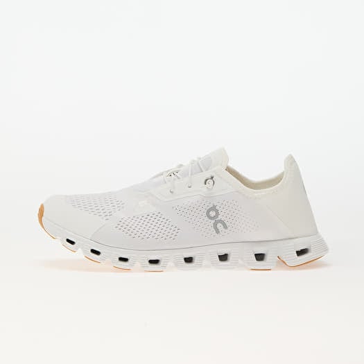 On W Cloud 5 Coast All White