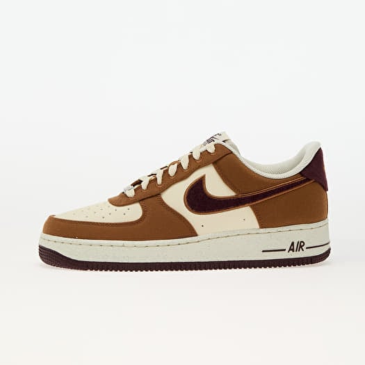 Nike Air Force 1 07 Lv8