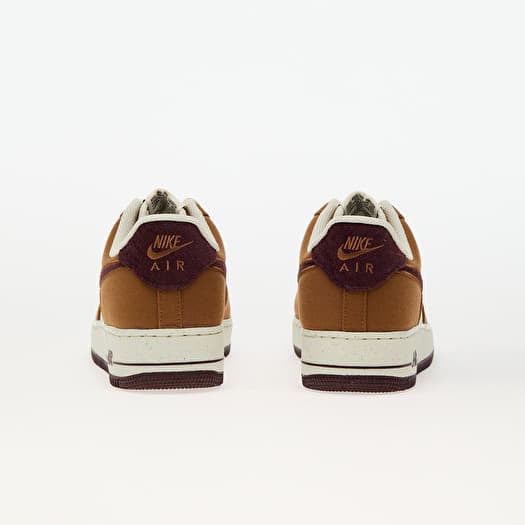 Nike air force 1 lv8 low braun hot sale