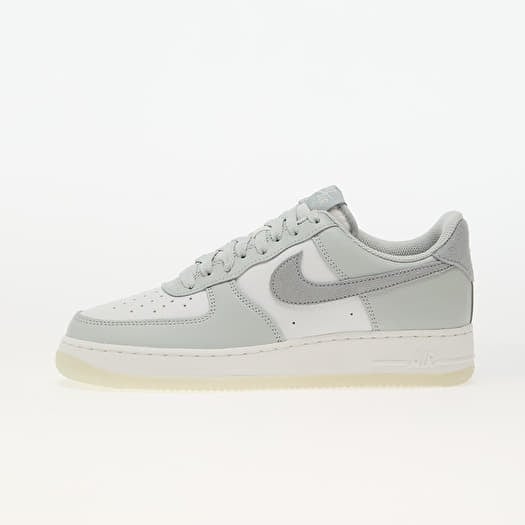 Nike Air Force 1 07 Lv8