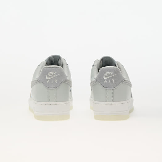 Nike air force 1 07 lv8 metallic silver hot sale