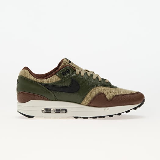 Khaki nike shoes mens deals
