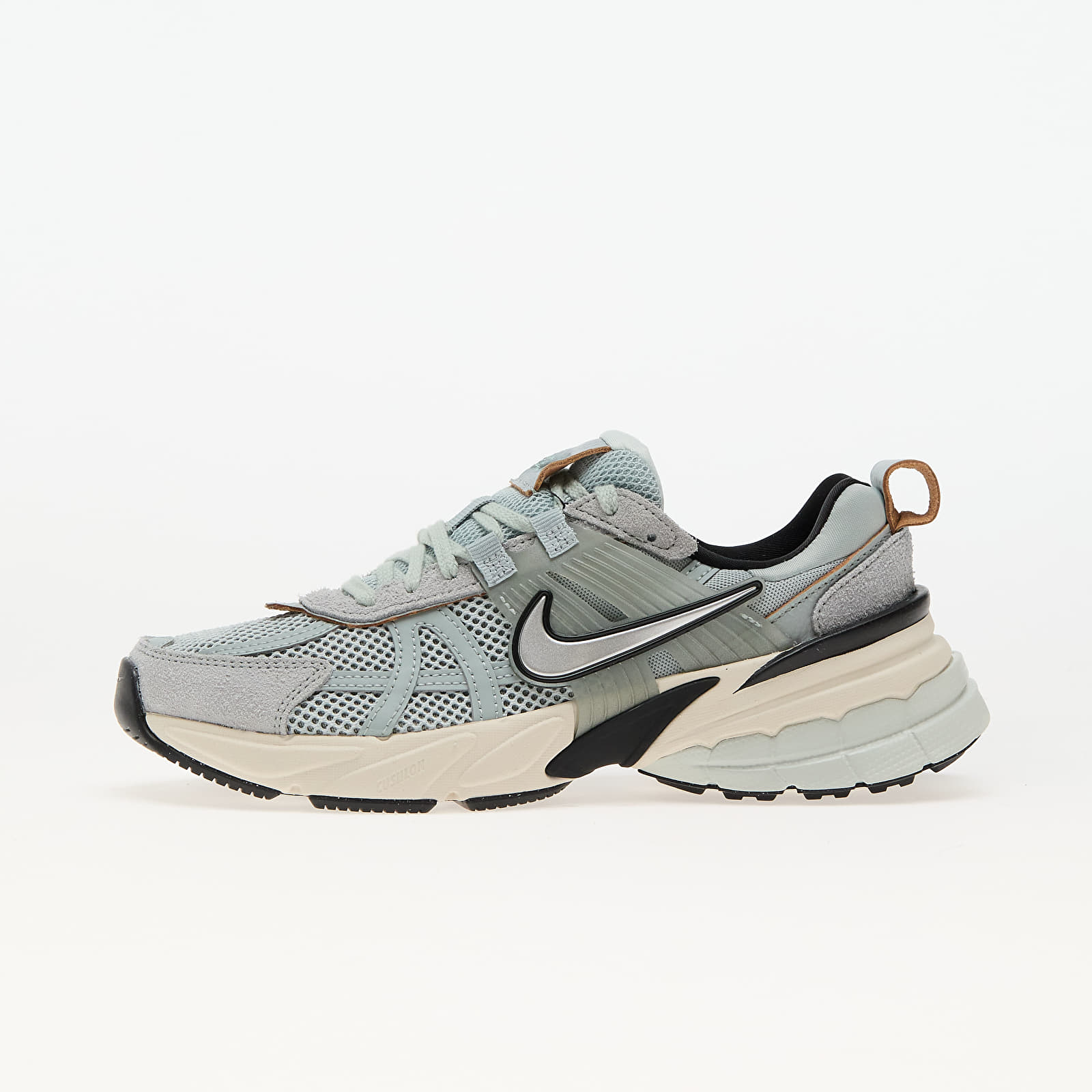 Frauen Nike W V2K Run Light Pumice/ Chrome-Lt Orewood Brn-Black