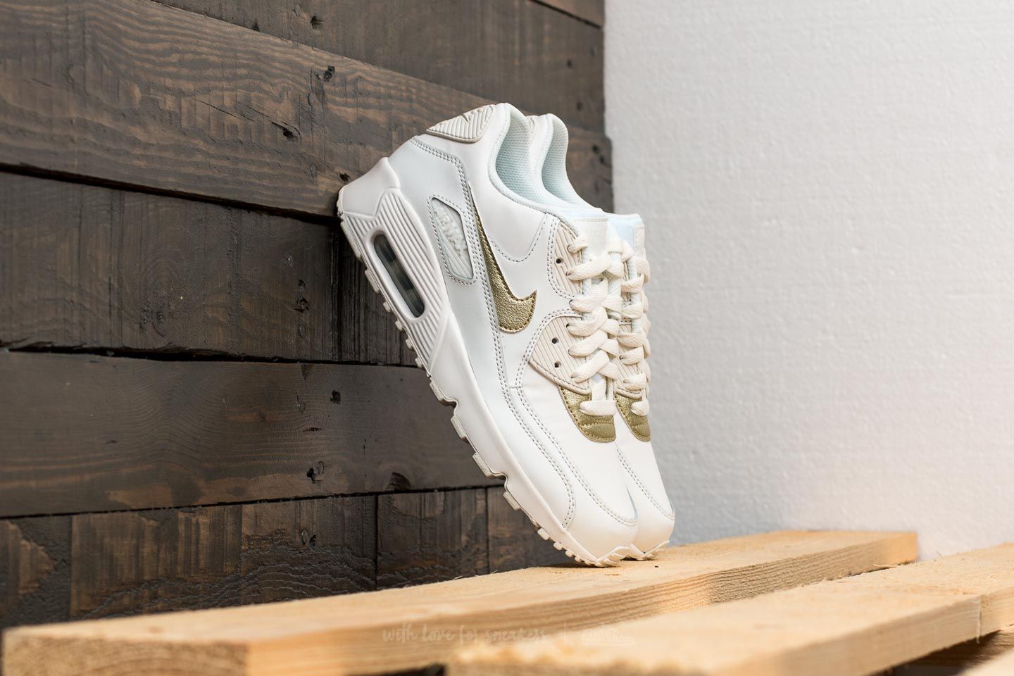 Gold white air max shop