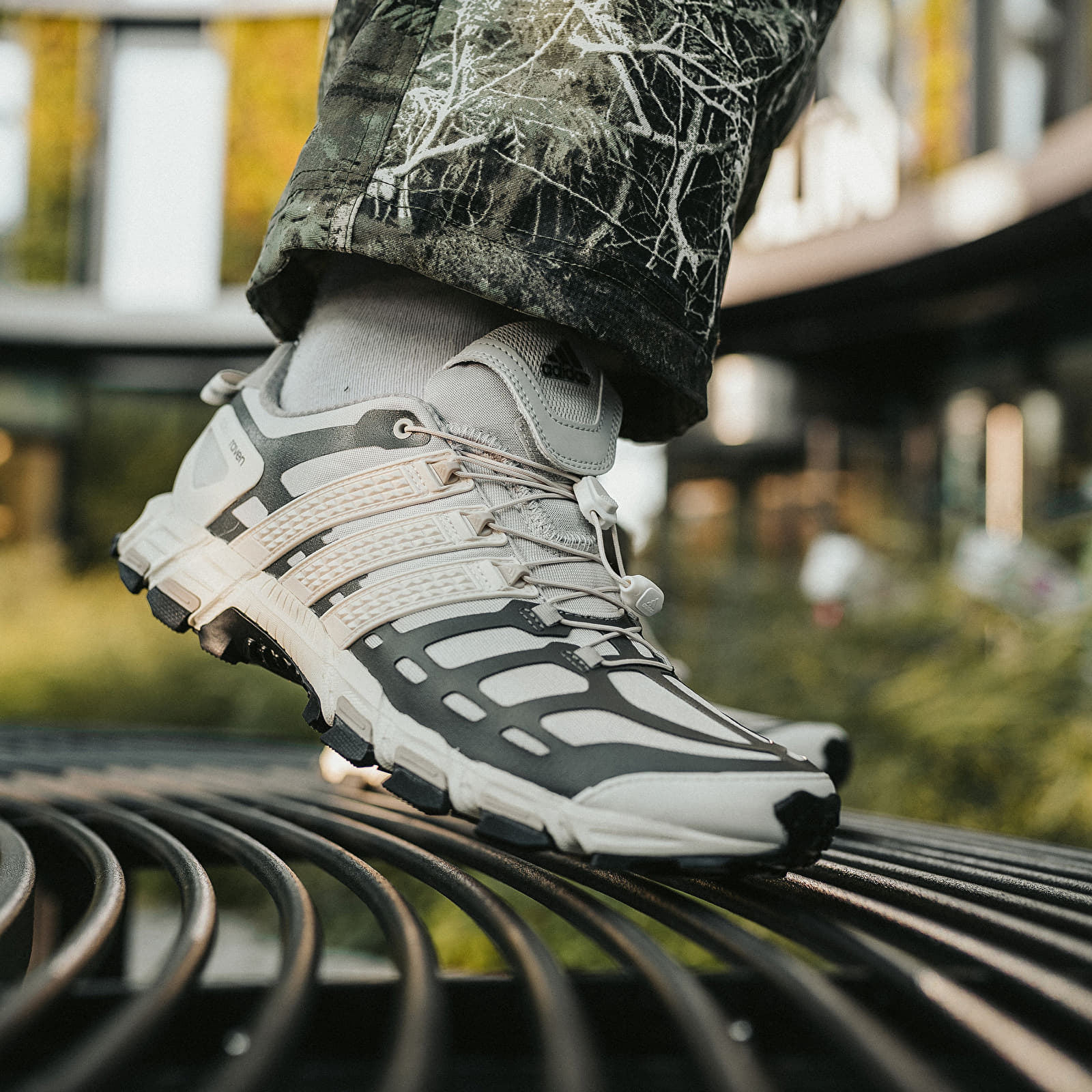 Мъжки кецове и обувки adidas Adistar Raven Grey One/ Core White/ Wonder Beige