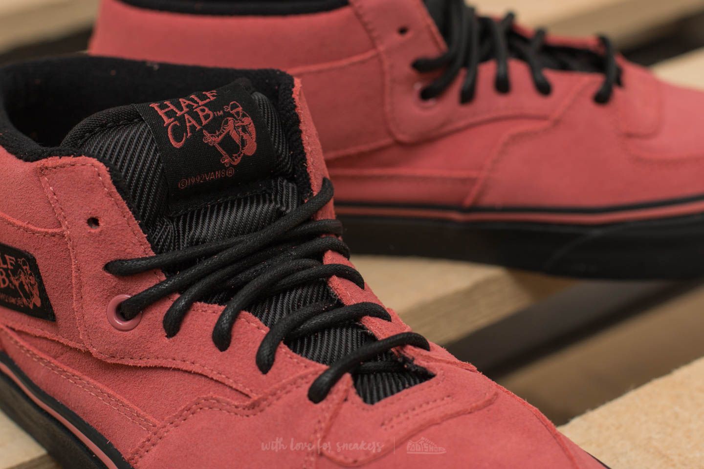 Men s shoes Vans Half Cab Suede Faded Rose Black Footshop