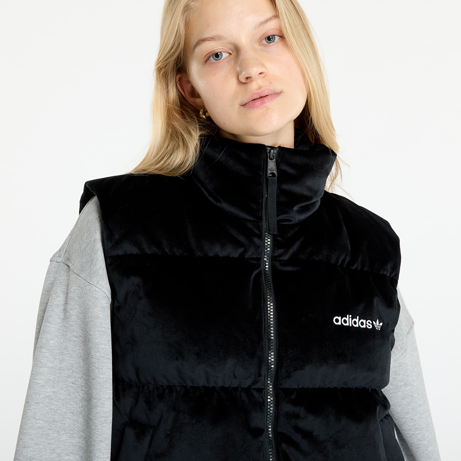 Jacken fur Frauen adidas Velvet Vest Black Footshop