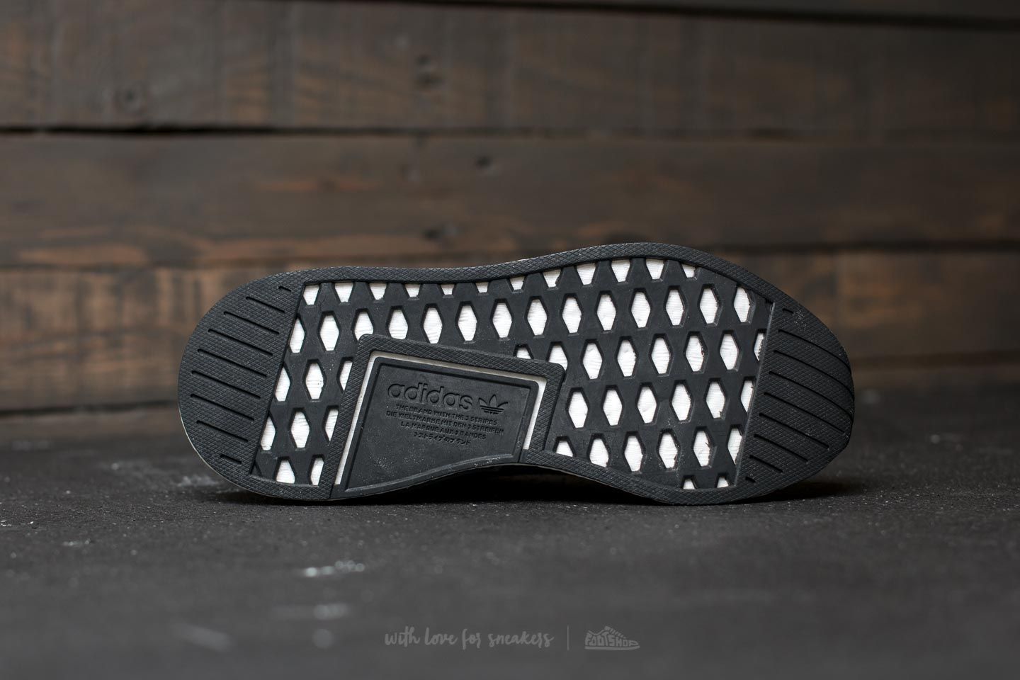 Adidas nmd r2 2 bianche e nere outlet