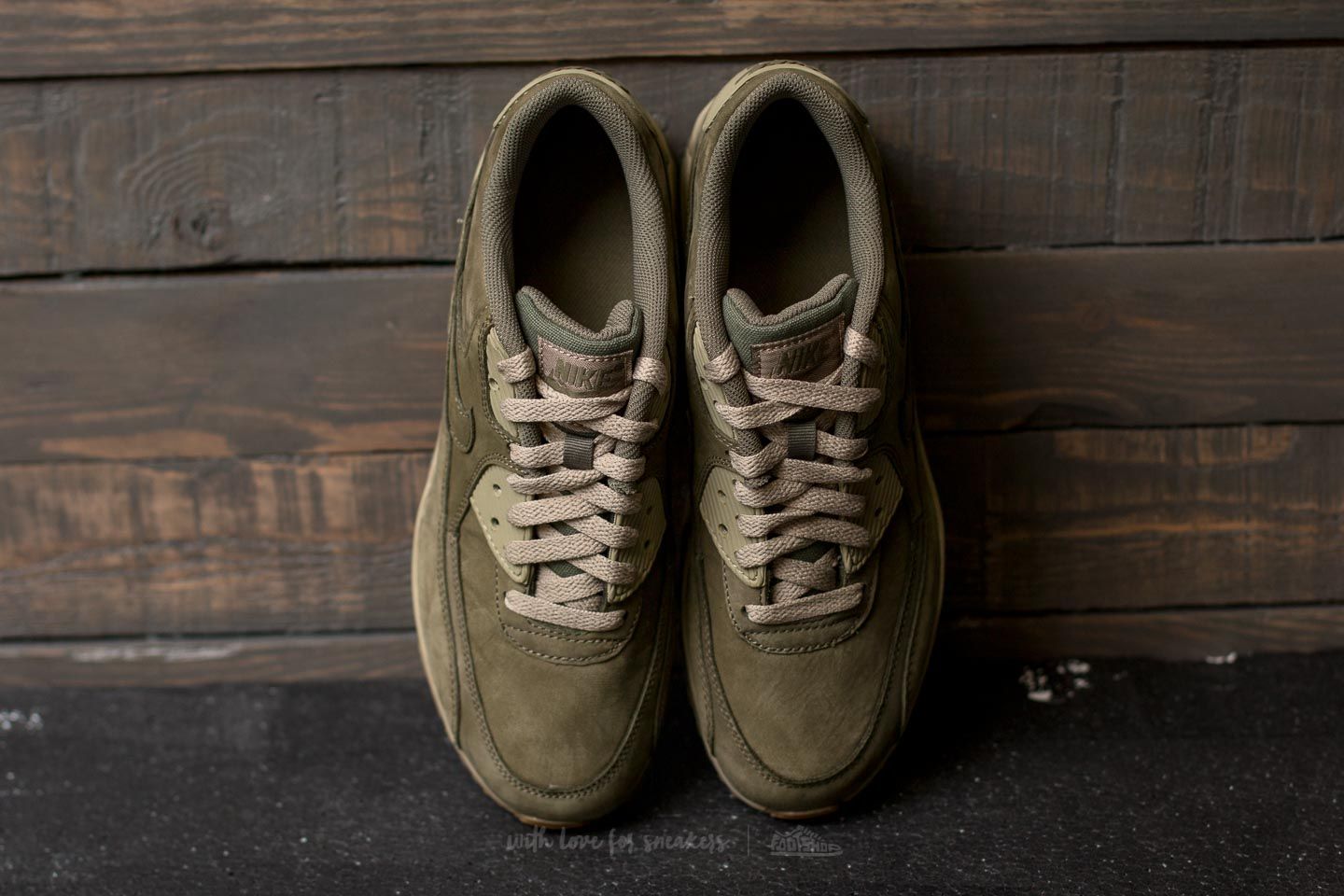 Дамски кецове и обувки Nike Air Max 90 Winter Premium (GS) Medium Olive/ Medium Olive