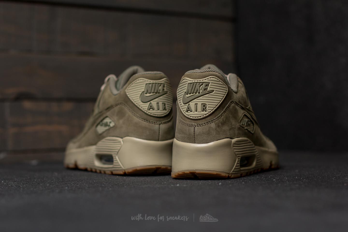 Дамски кецове и обувки Nike Air Max 90 Winter Premium (GS) Medium Olive/ Medium Olive