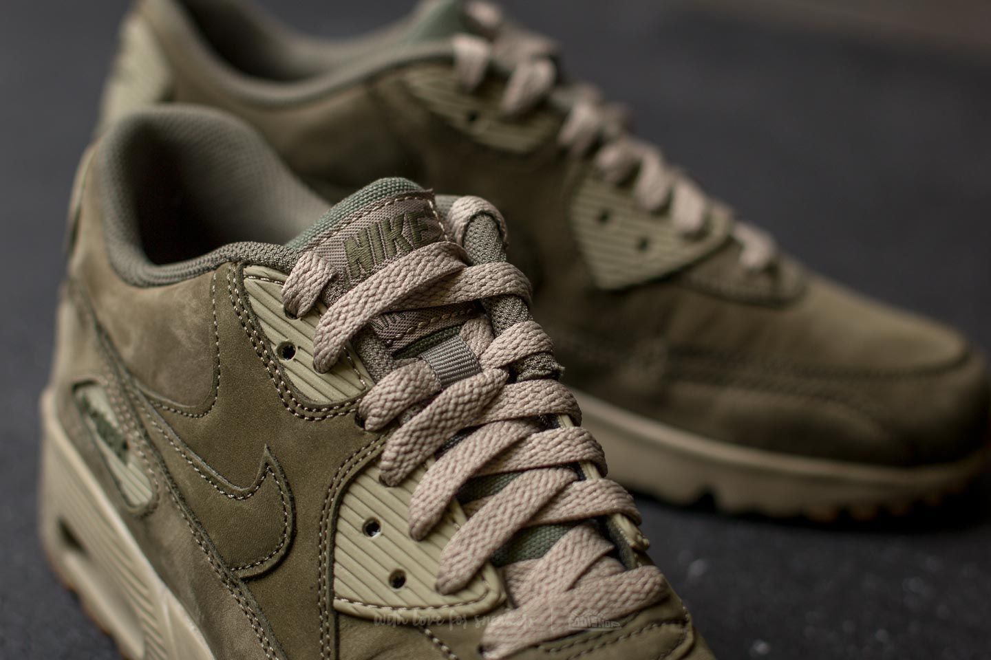 Women s shoes Nike Air Max 90 Winter Premium GS Medium Olive